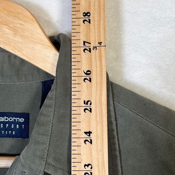 Liz Claiborne Button down shirt- Women petite Small - Picture 5 of 9